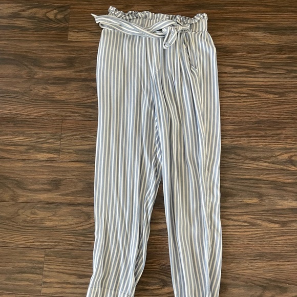 🤍Cute Hollister Pants 🤍 - Picture 3 of 6